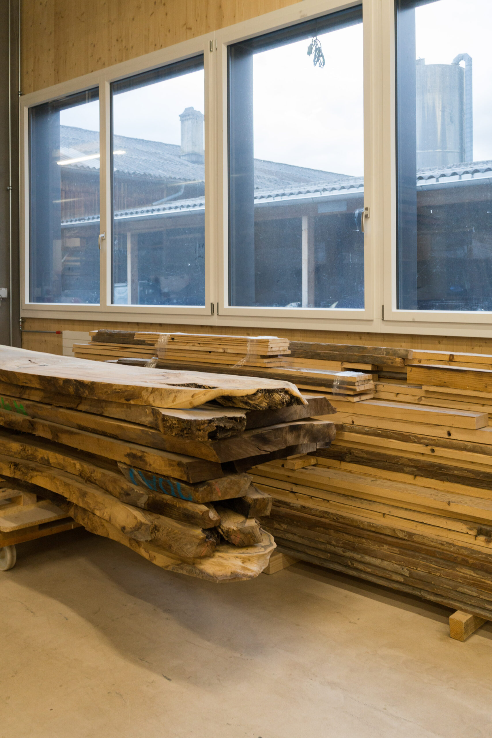 Lokales Holz, lokal gesägt, lokal montiert.