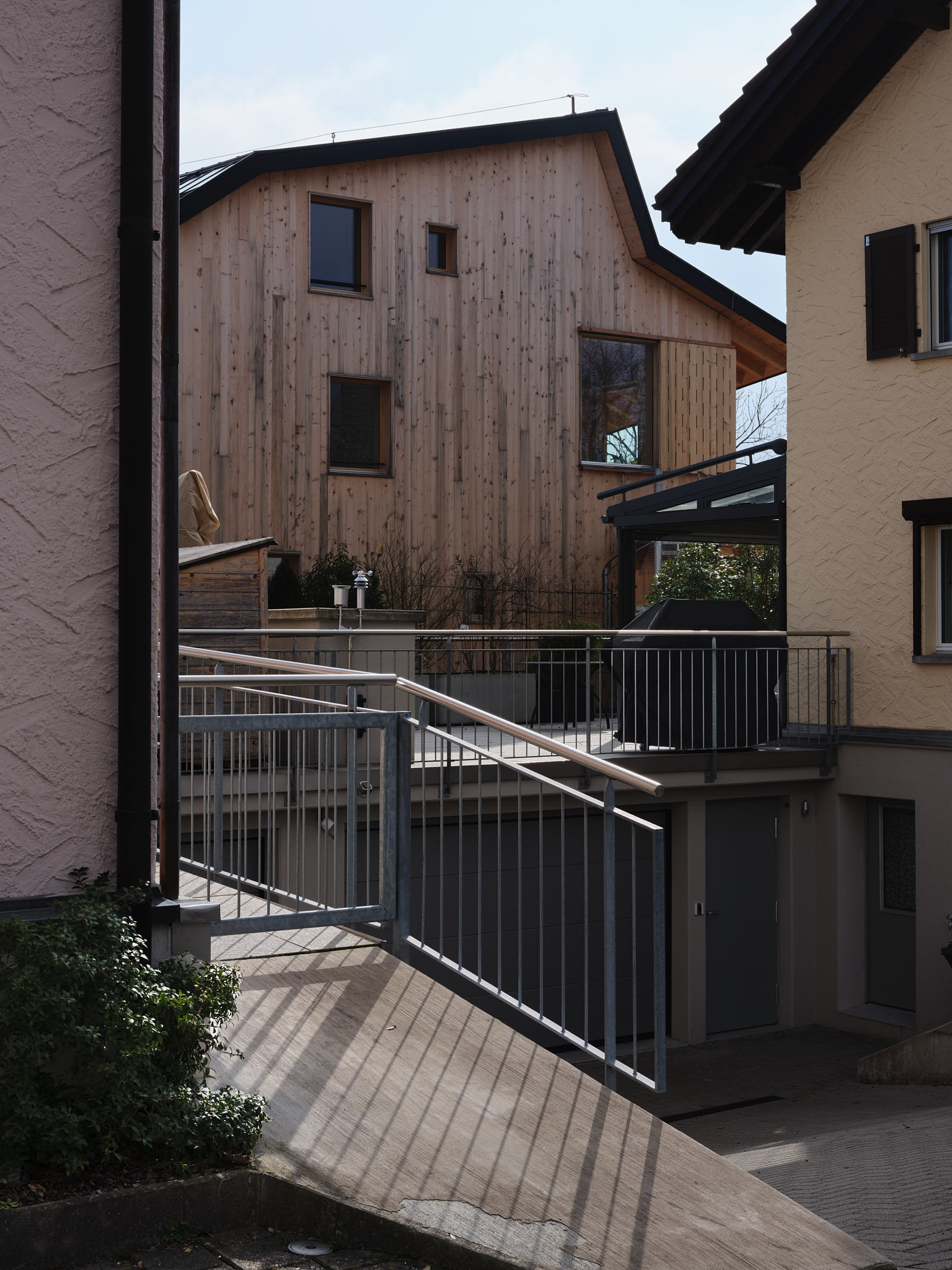 042 OLEANDERWEG: Neubau Mehrgenerationenwohnhaus